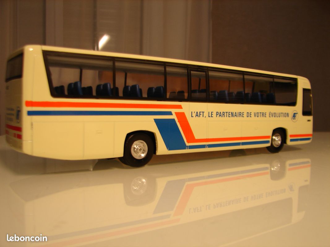 LBS 1/43 Miniature Bus Renault FR1 école AFT Occasion (manque Pare-brise)