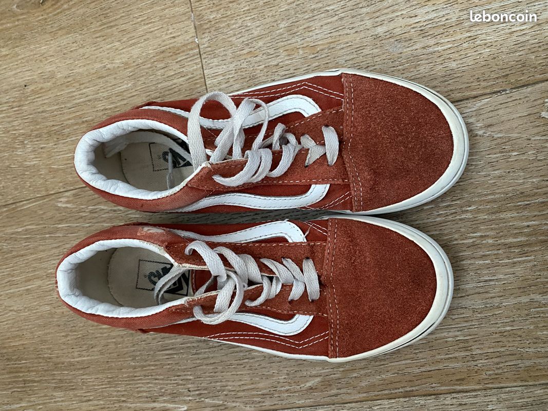 Vans (image 2)