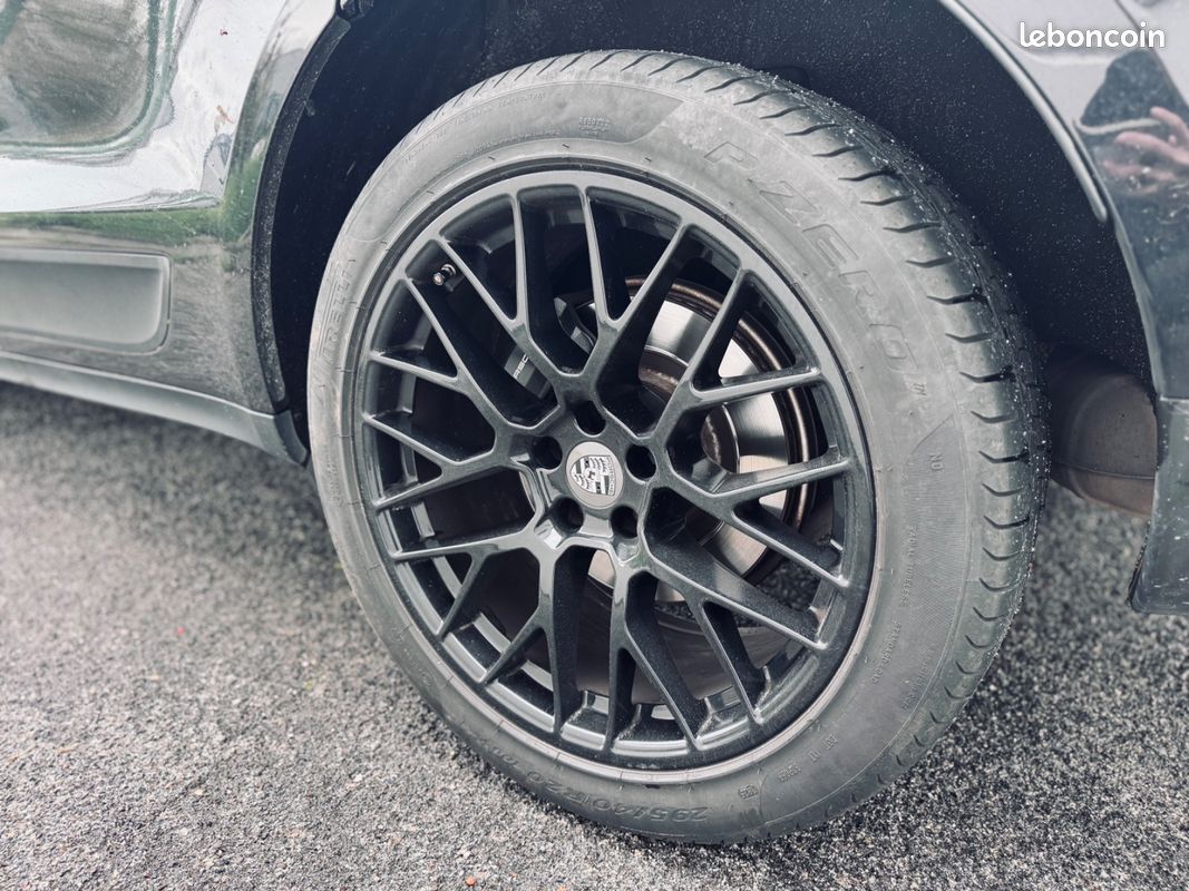Porsche Macan 2.0L 252CH PDK + TOIT OUVRANT + SUIVI PORSCHE + SIEGES CHAUFFANTS/ELEC + CAMERA DE RECUL + GARANTIE 12 MOIS (image 18)