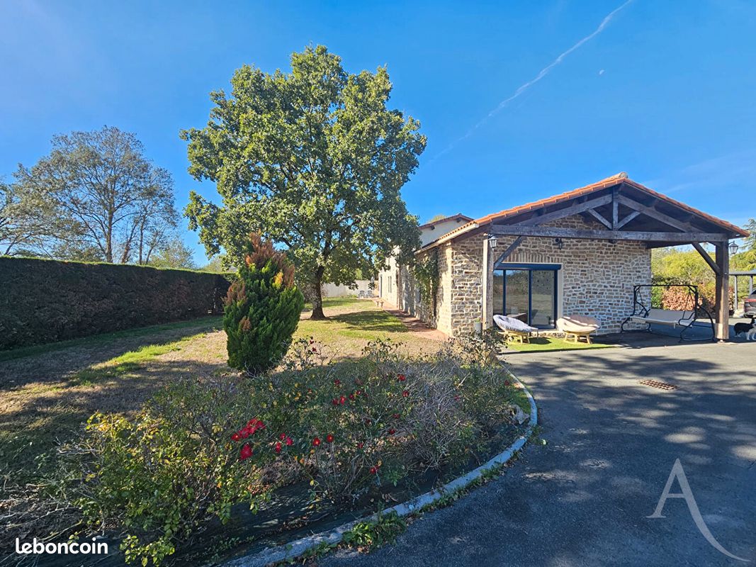 Maison 6 pièces 184 m² · à Legé · 184 m² · 357 800 €