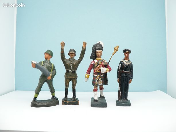 LOT DE 4 figurines soldats du Moyen Âge / Starlux 1/32e EUR 15,00 - FR