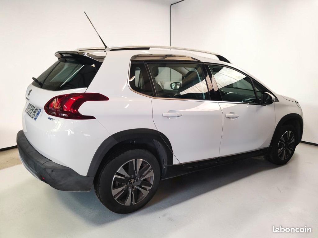 Peugeot 2008 1.2 THP 110 5P (image 7)
