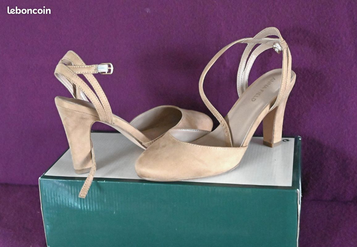 Escarpins, bracelet à la cheville « Anna Field « Chaussures