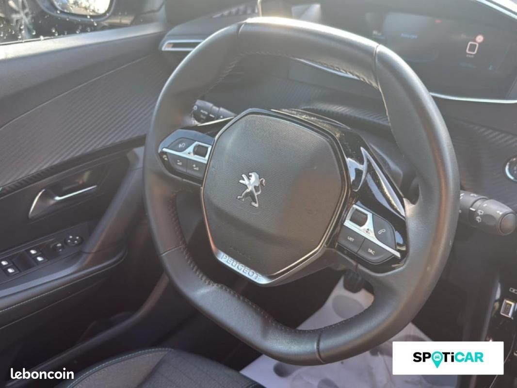 Peugeot 2008 PureTech 100 S&S BVM6 Allure Pack (image 18)