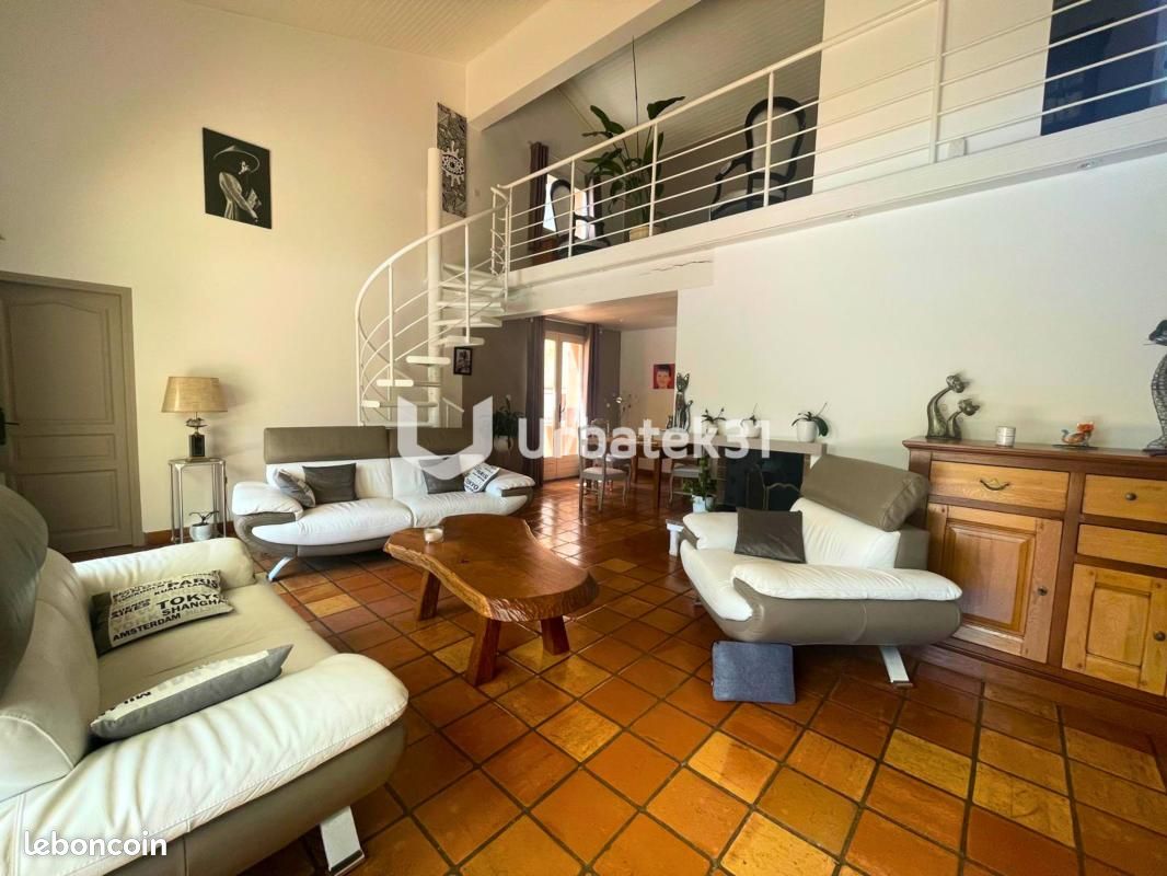 Maison 8 pièces 175 m² · à Saint-Hilaire · 175 m² · 449 000 €