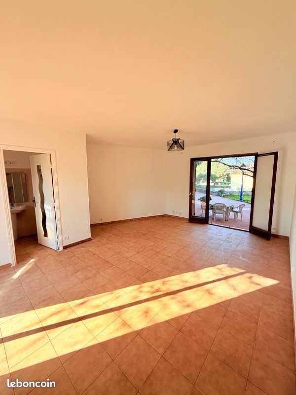 Appartement 1 pièce 28 m² · à Santa-Maria-Poggio · 28 m² · 80 000 €
