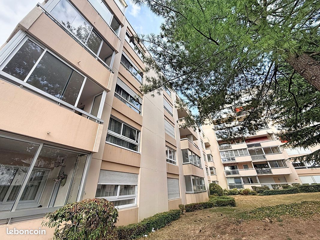 Appartement 3 pièces 61 m² · à Le Petit-Quevilly · 61 m² · 82 000 €