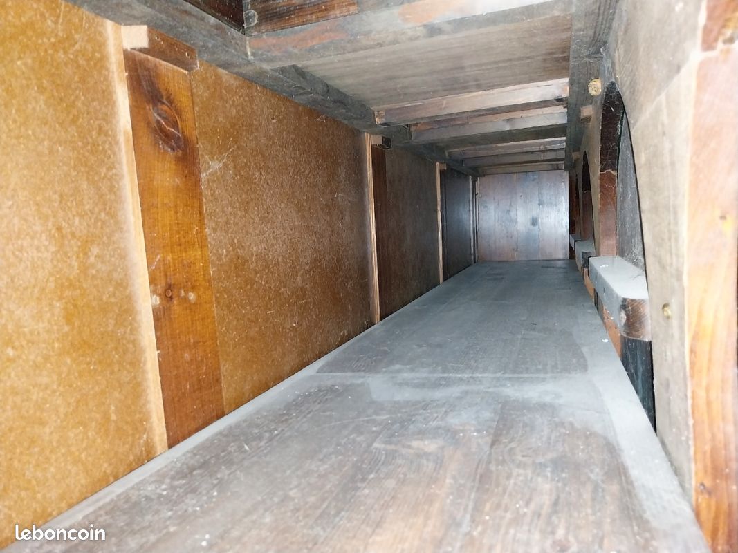 Meuble bas en bois massif (image 3)