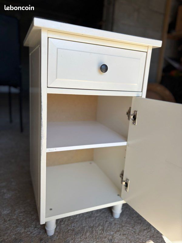 Table de chevet blanche (image 3)