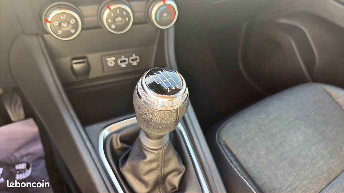 Renault captur tce 140 21 business (image 9)