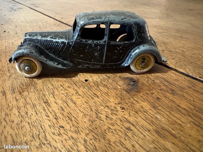 DINKY TOYS ANCIEN #24N CITROEN TRACTION BON ETAT MALLE BOMBEE SANS BOITE om | eBay