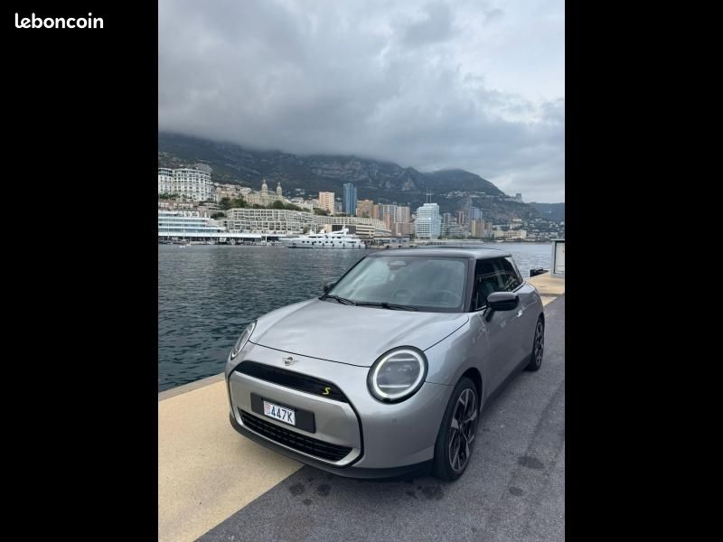 Mini Cooper 3 Portes SE 218ch Favoured (image 5)
