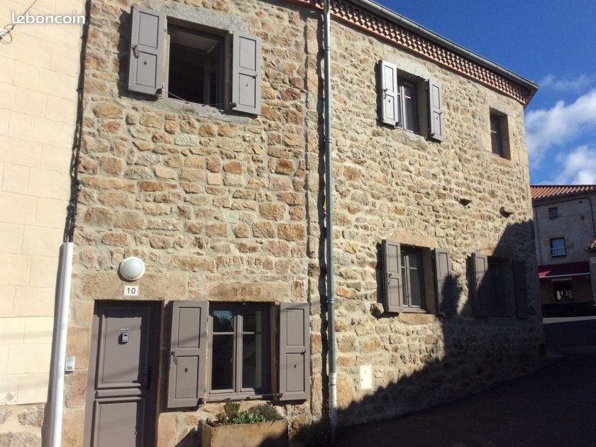 Maison de village en pierre (image 1)