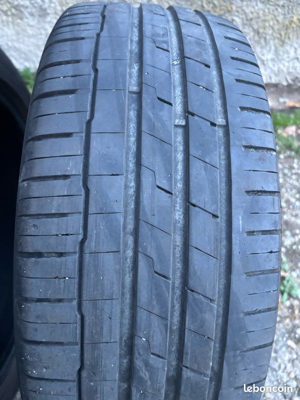 2 Pneus hankook 235/45/19 (image 1)