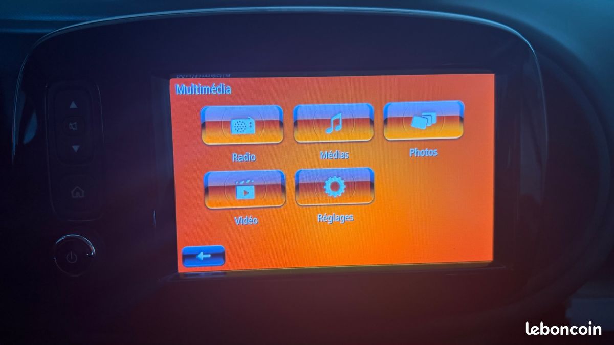 Smart fortwo electric pure 17.6kwh (image 29)