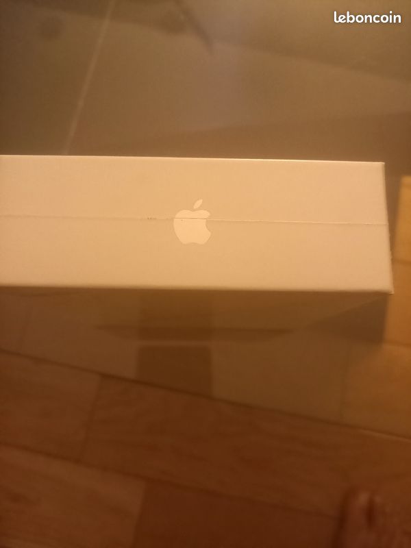 Airpods (image 4)
