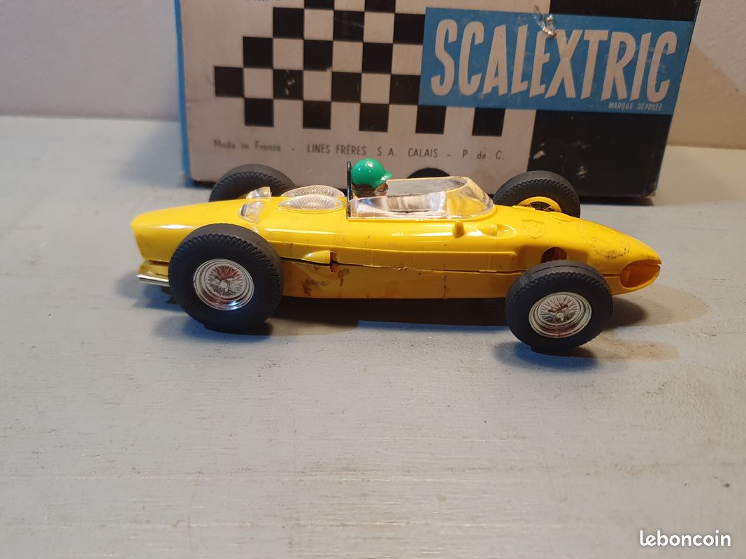 Scalextric C62 Ferrari 156 bleu Anglaise 40