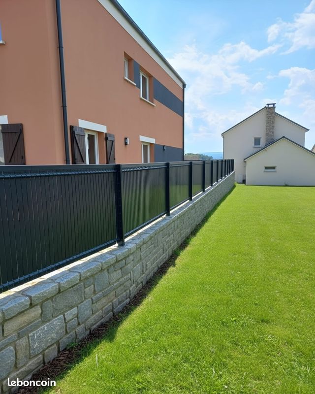 Déstockage clôture panneaux rigides 46 mètres x 1m73 hauteur à sceller gris anthracite 7016 (image 2)