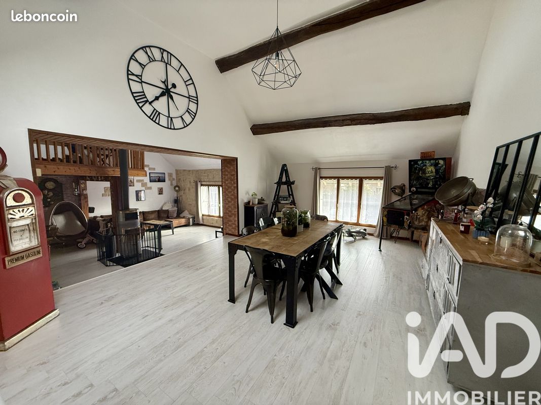 Appartement 5 pièces 142 m² · à Montry · 142 m² · 298 000 €