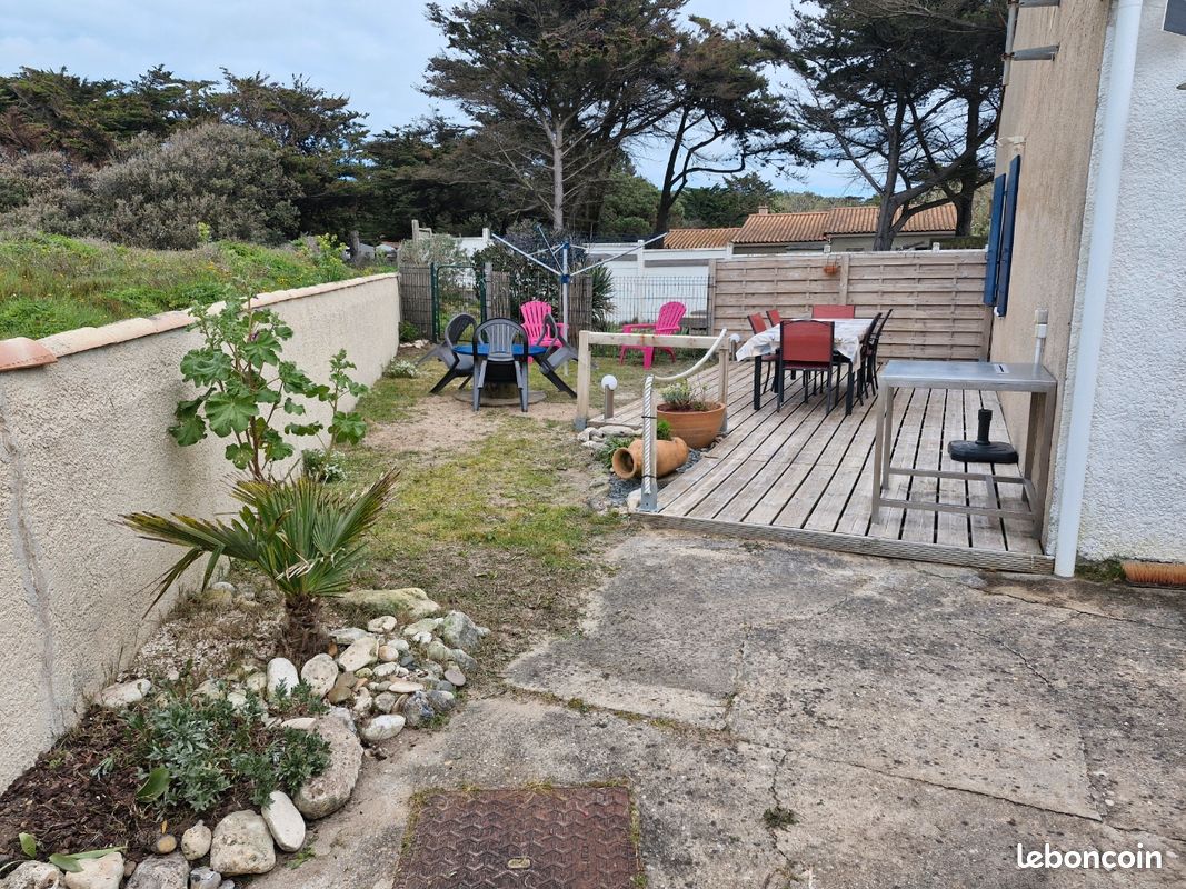 Maisonnette en bord de plage (image 1)