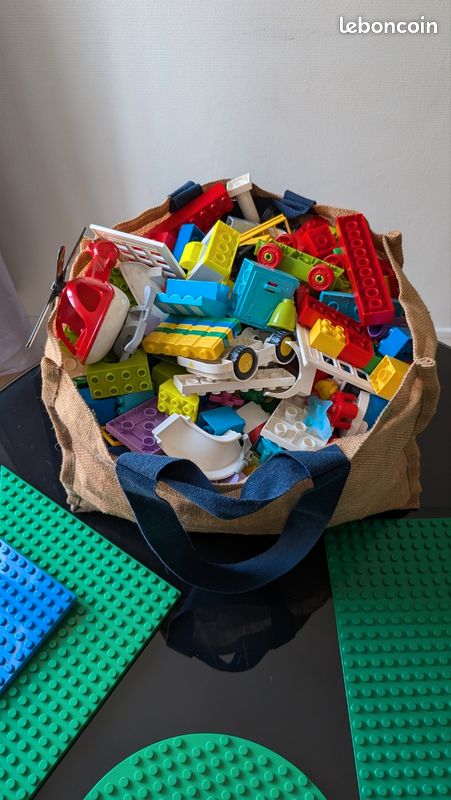 Grand sac de légos duplo + plateaux (image 1)