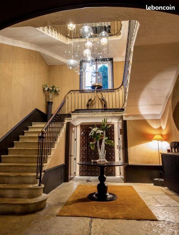 Maison 12 pièces 600 m² · à Chambéry · 600 m² · 2 280 000 €
