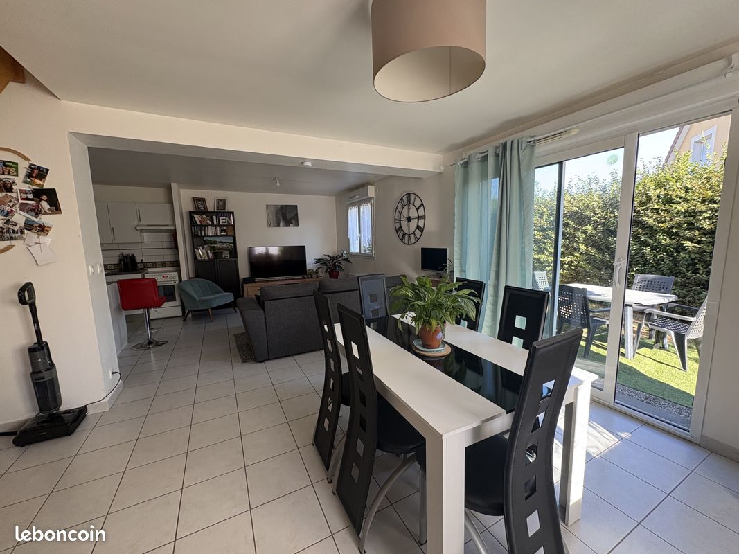 Maison 4 pièces 90 m² · à Le Neubourg · 90 m² · 886 €