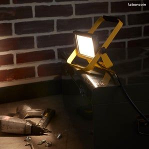 Projecteur portable led 20w (image 2)