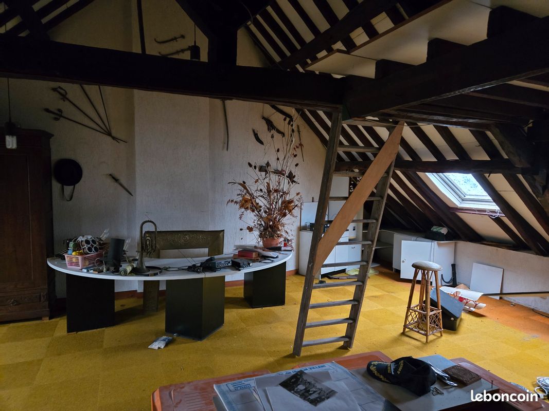 Maison 10 pièces 200 m² · à Raismes · 200 m² · 147 000 €