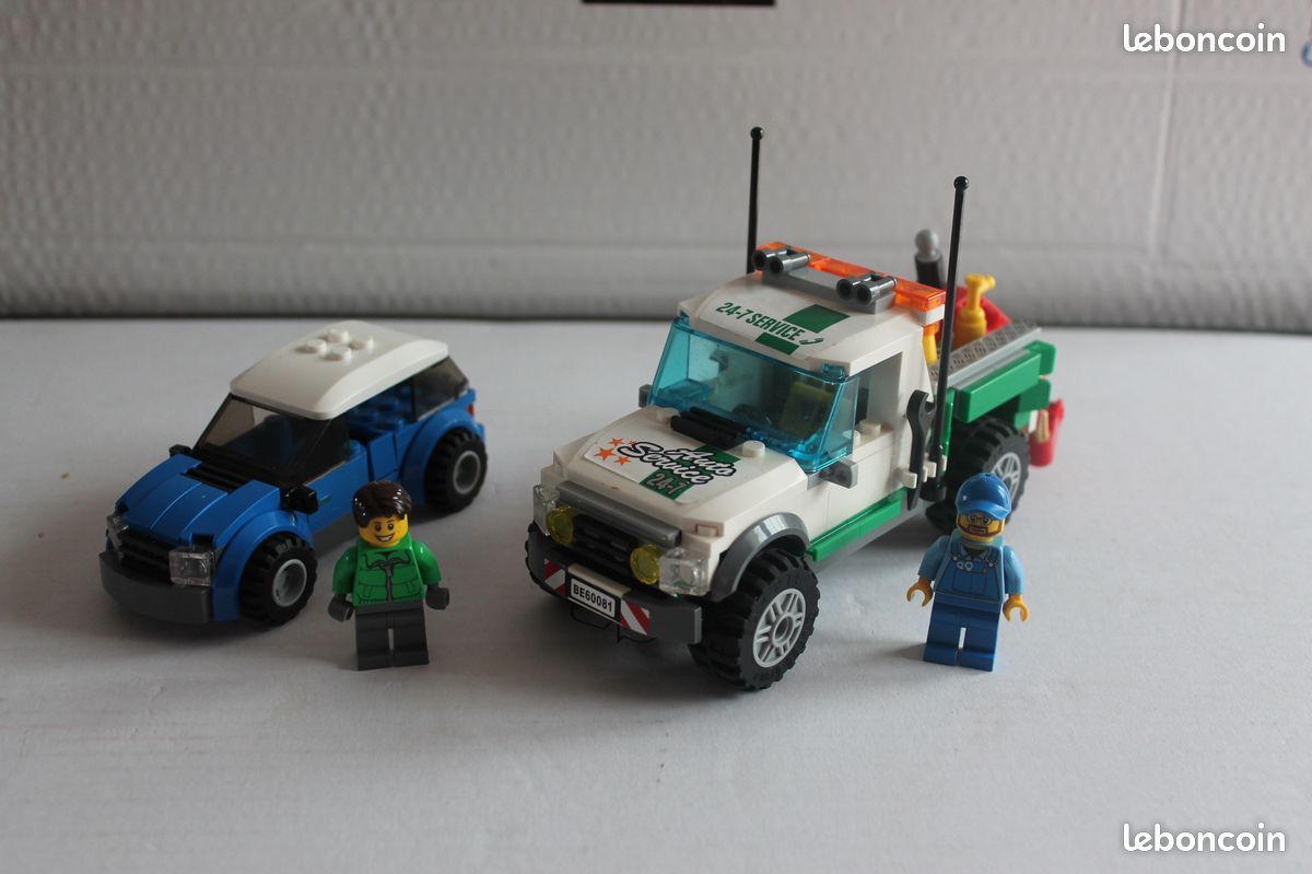 LEGO N° : 60081 – Le pick-up dépanneuse (image 2)