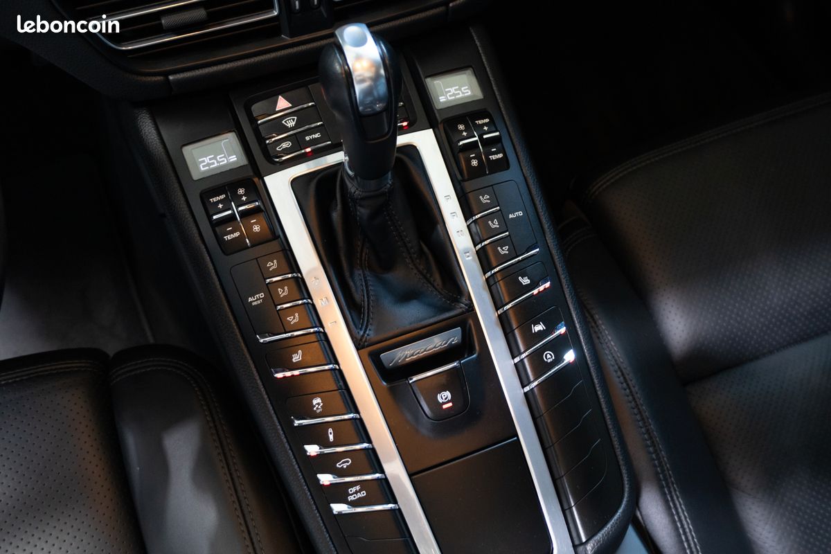 Porsche Macan (2.0L 252 ch) PDK (Pack Chrono, Toit ouvrant, Apple CarPlay, Audio Bose...) (image 5)