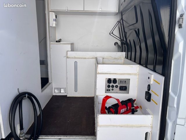 14990 HT - RENAULT Master L4H3 Aménagé DCI 145 Grand Confort GPS 2,3 L - 12/2016 - 116000 kms (image 6)