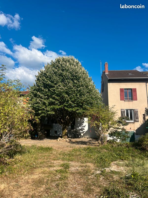 Maison 6 pièces 117 m² · à Cousance · 117 m² · 125 000 €