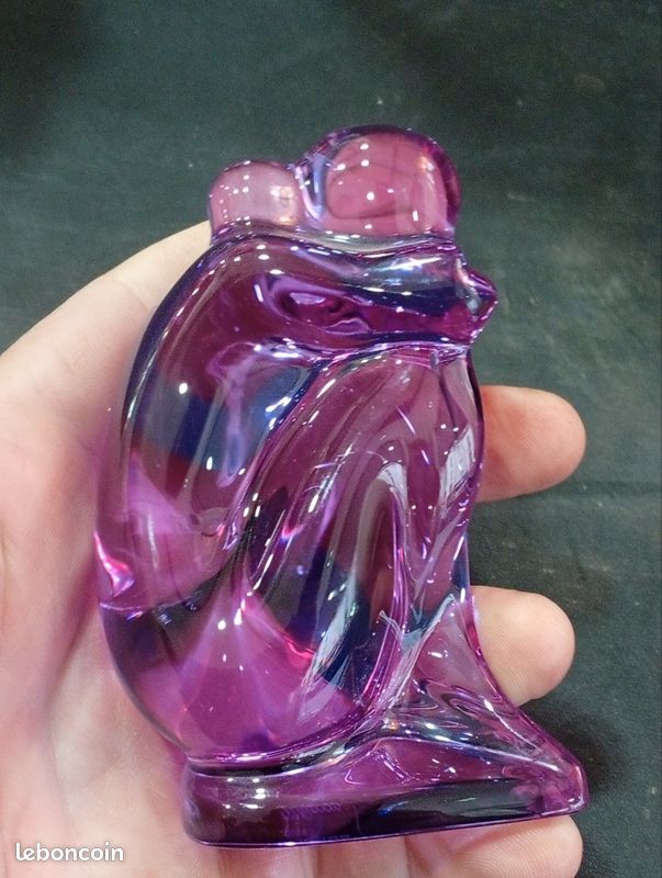 Sculpture en cristal teinté violine. Femme nue assise. Baccarat. R. Rigot. 1970's (image 7)