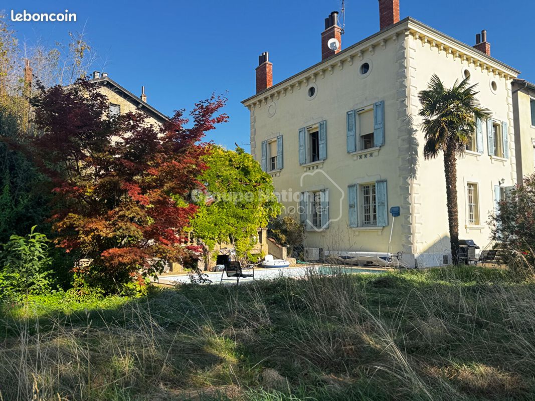 Maison 10 pièces 172 m² · à Bourg-lès-Valence · 172 m² · 650 000 €