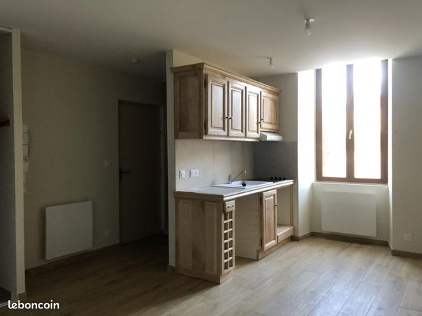 Studio 1 pièce 28 m²