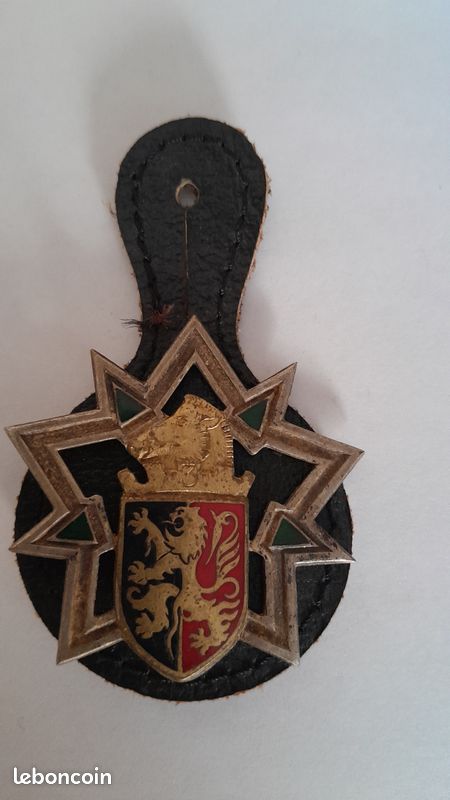 Insigne militaire (image 1)