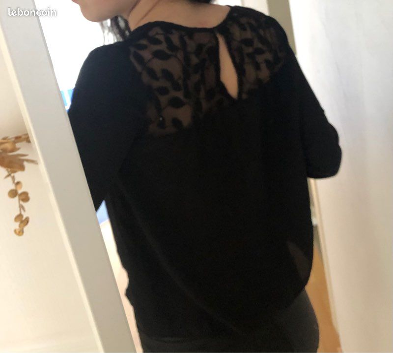 Blouse noir avec effet de transparence (image 2)
