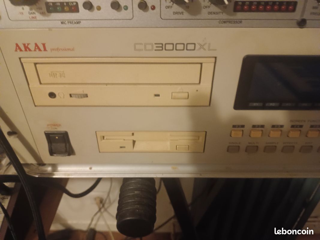 Sampler AKAI cd 3000 xl (image 1)