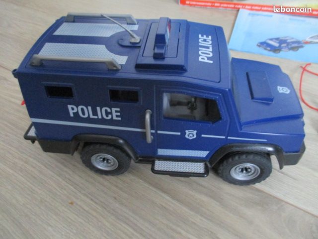 Playmobil 5187 Fourgon et vedette de police (image 6)