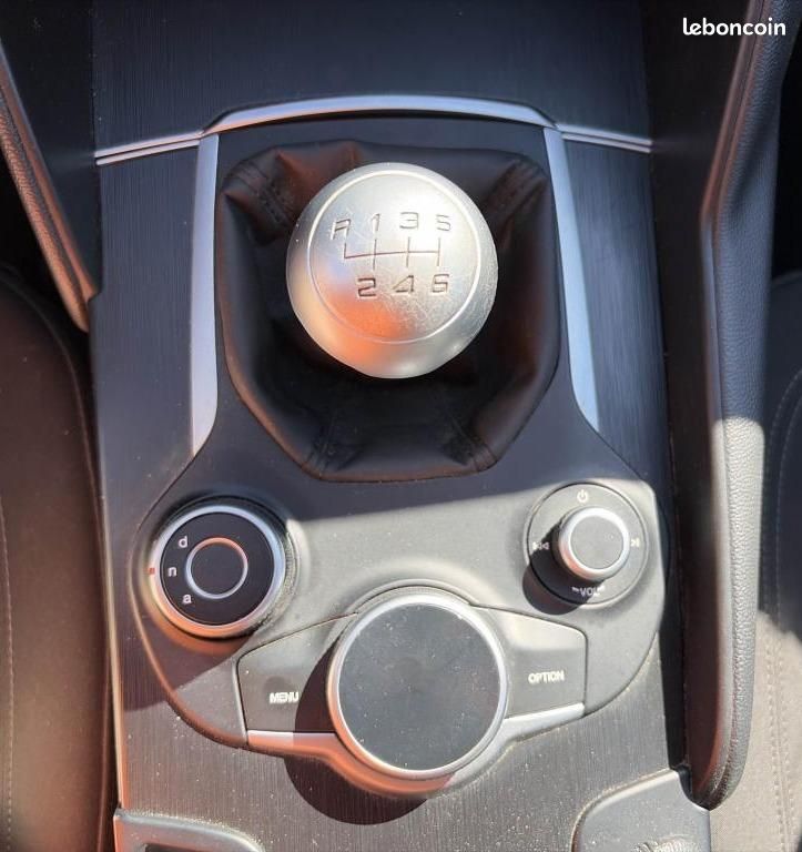 ALFA ROMEO GIULIA 2.2 D - 150 cv Super / Sans AD Blue + attelage (image 21)