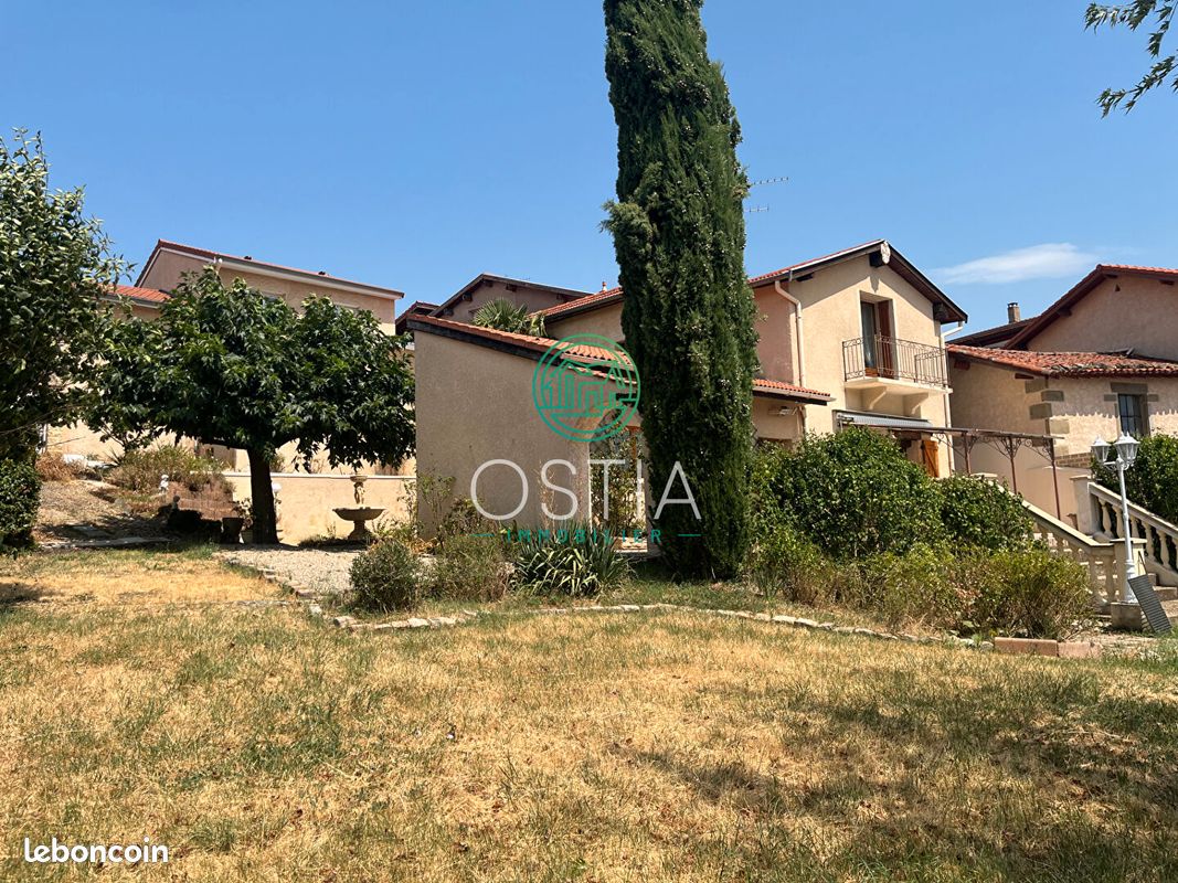 Maison 6 pièces 113 m² · à Cellieu · 113 m² · 275 000 €