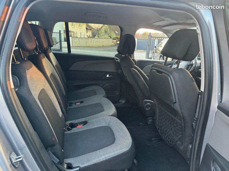 C4 grand Picasso 1,6l hdi 120cv eat6 7places boite automatique (image 3)