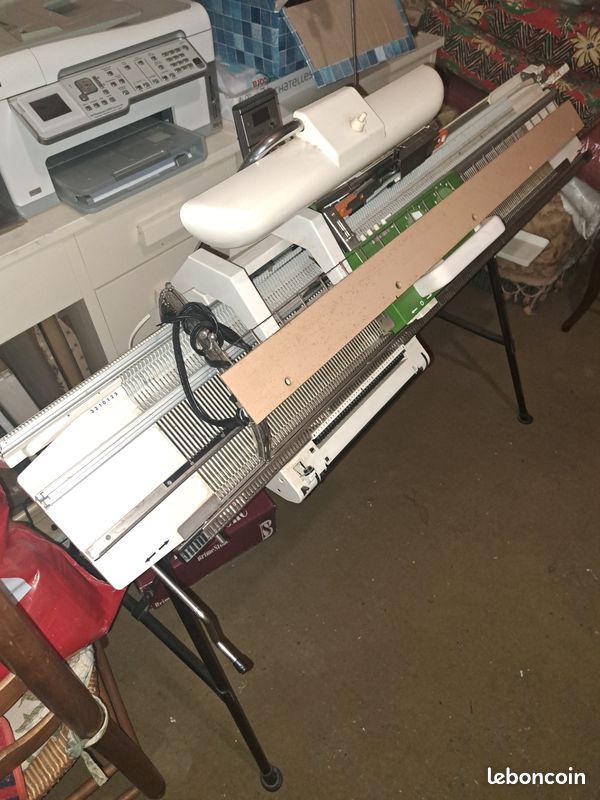 Machine à tricoter (image 1)