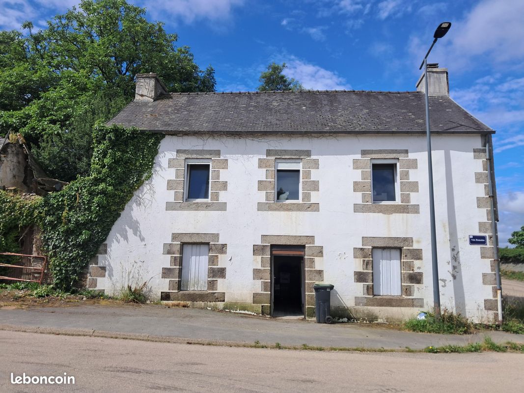 Maison 5 pièces 118 m² · à Poullaouen · 118 m² · 63 480 €