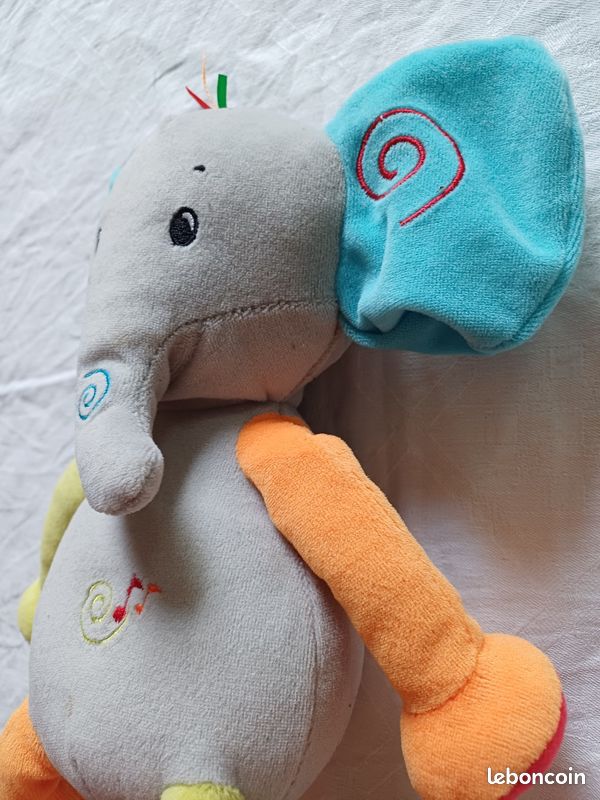 Peluche éléphant JouéClub (image 2)