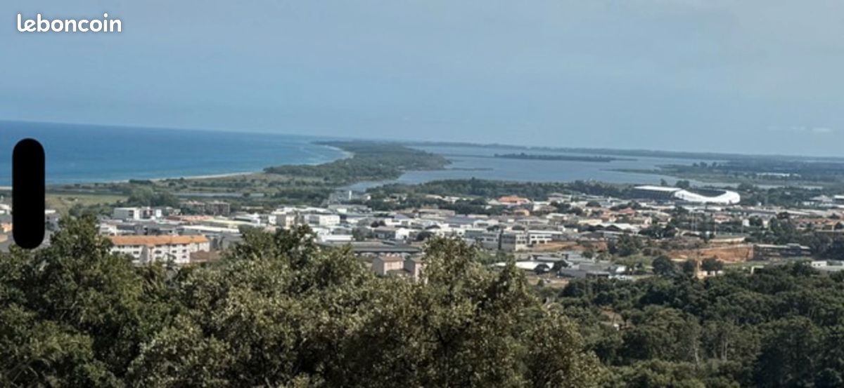 Terrain 1345 m² · à Bastia · 300 000 €