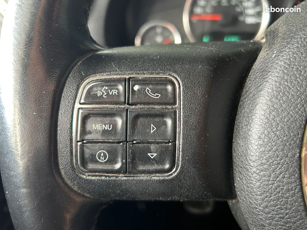 JEEP Wrangler 2.8 D 200ch Sahara - 2014 - 134 500 km - Boîte auto - GARANTIE 6 MOIS (image 12)