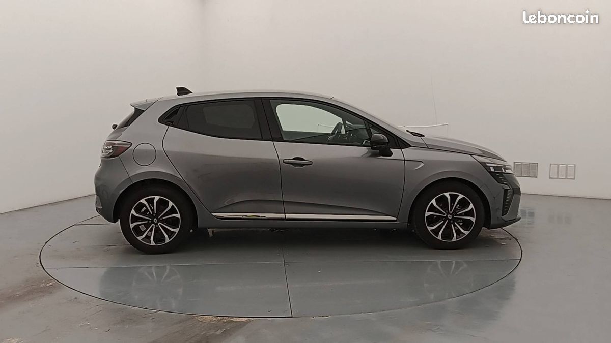 Renault clio tce 90 ch gsr2 techno (image 5)