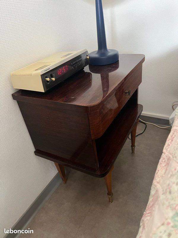 Lit 140*190 bois massif + table de chevet (image 2)